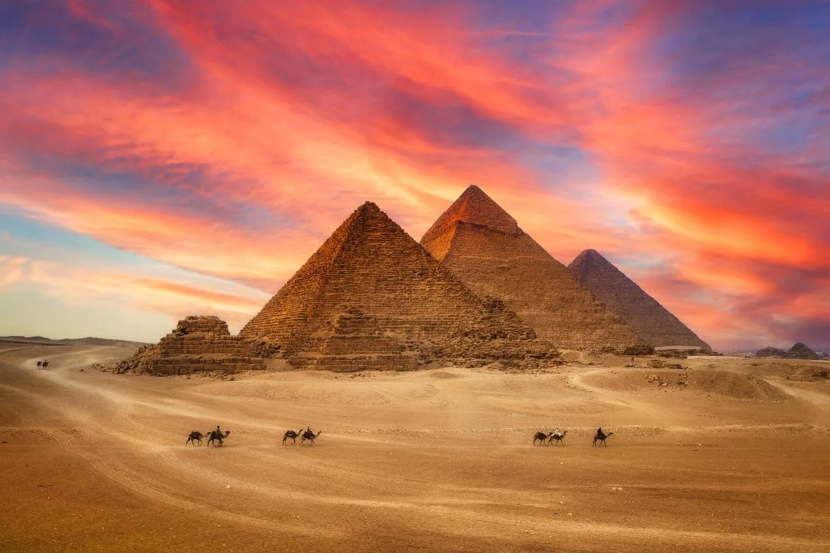 Výlety k pyramidám v Gíze vyžadují dostatek hotovosti pro nákup suvenýrů